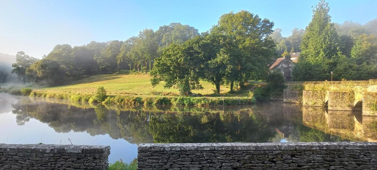Au Pied Du Pont Panzió Châteauneuf-du-Faou Kültér fotó
